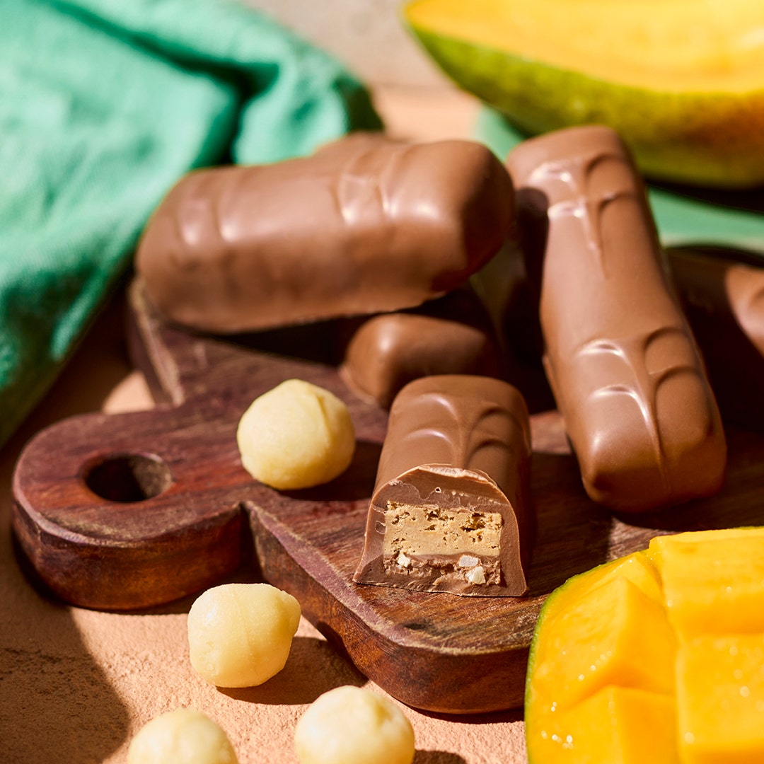 Milk Mango & Macadamia Bar
